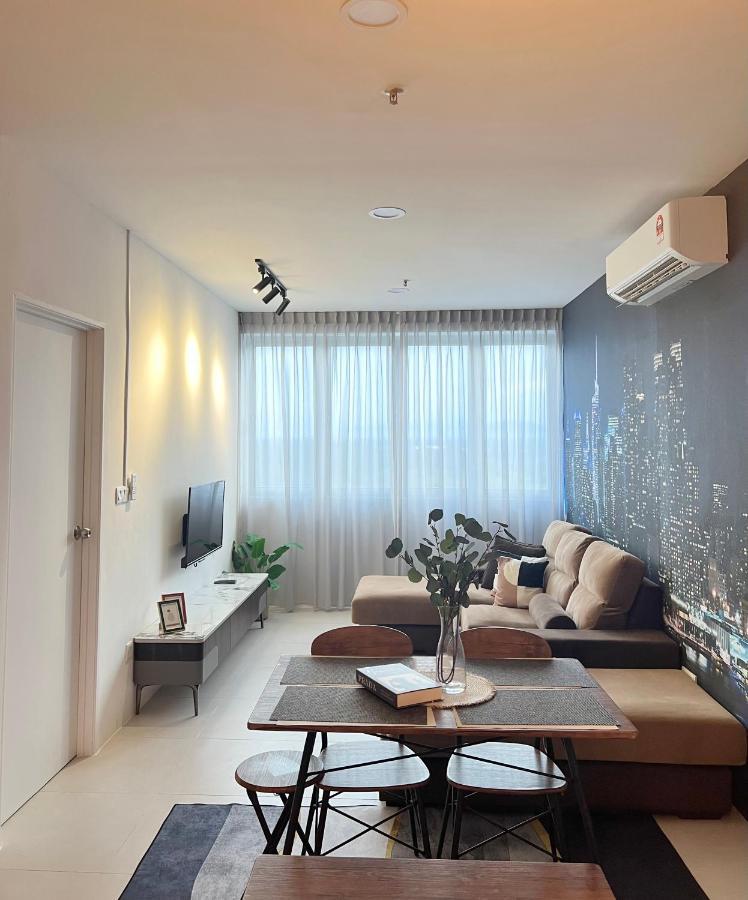 קוצ'ינג Rayyan Condominium @ Metrocity Square מראה חיצוני תמונה